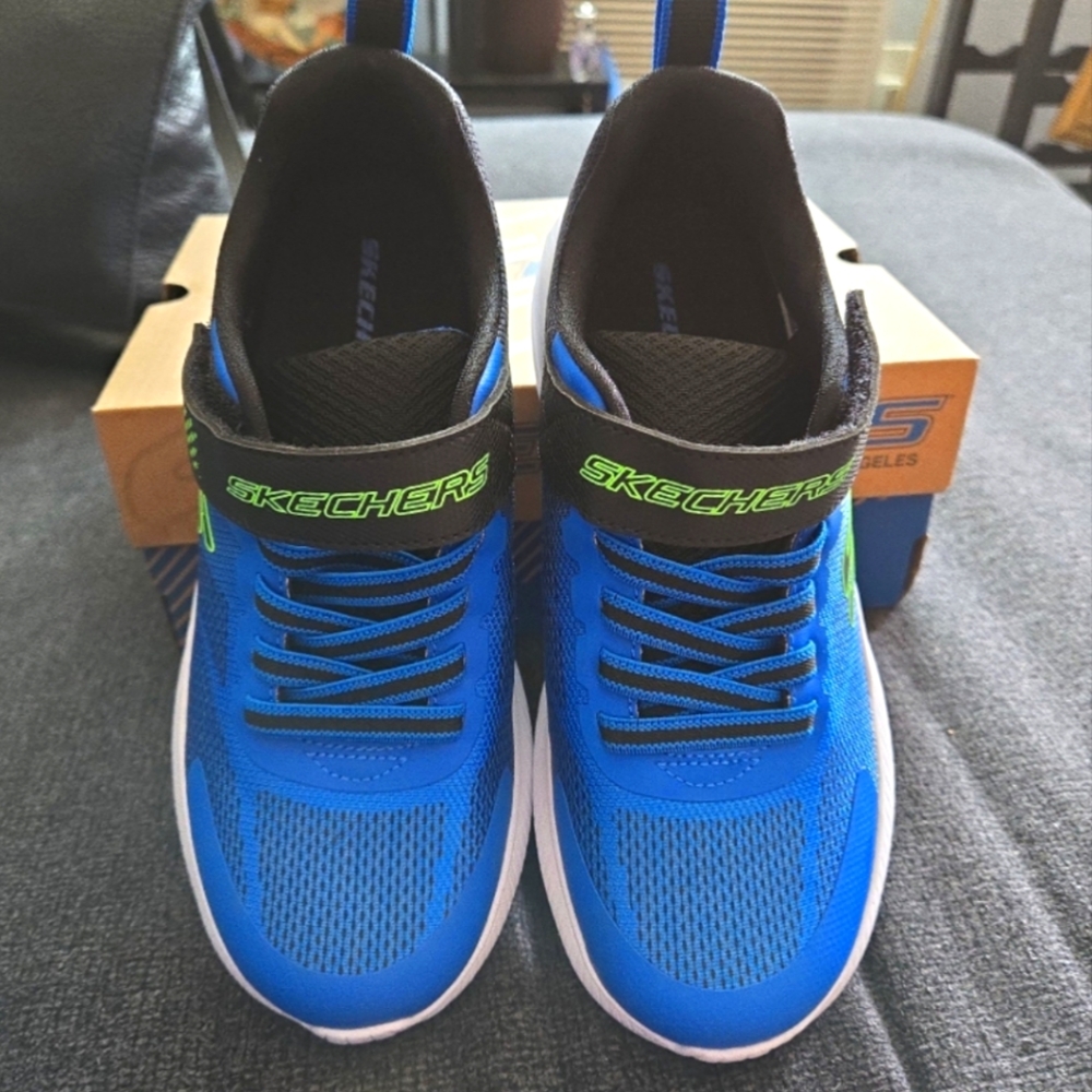 SKECHERS Boys'  ***NEW SIZE 3